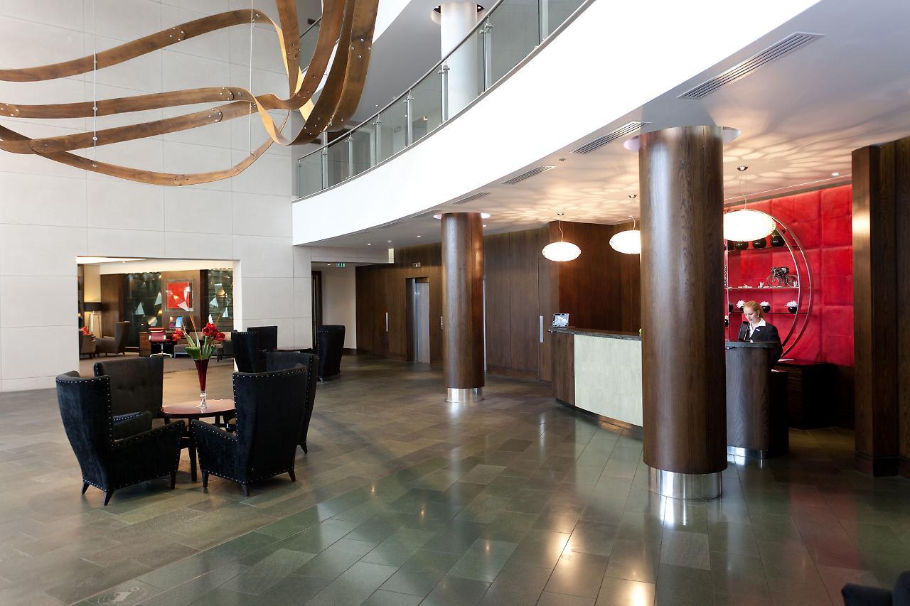 Brooklands Hotel & Spa Вейбридж Интерьер фото