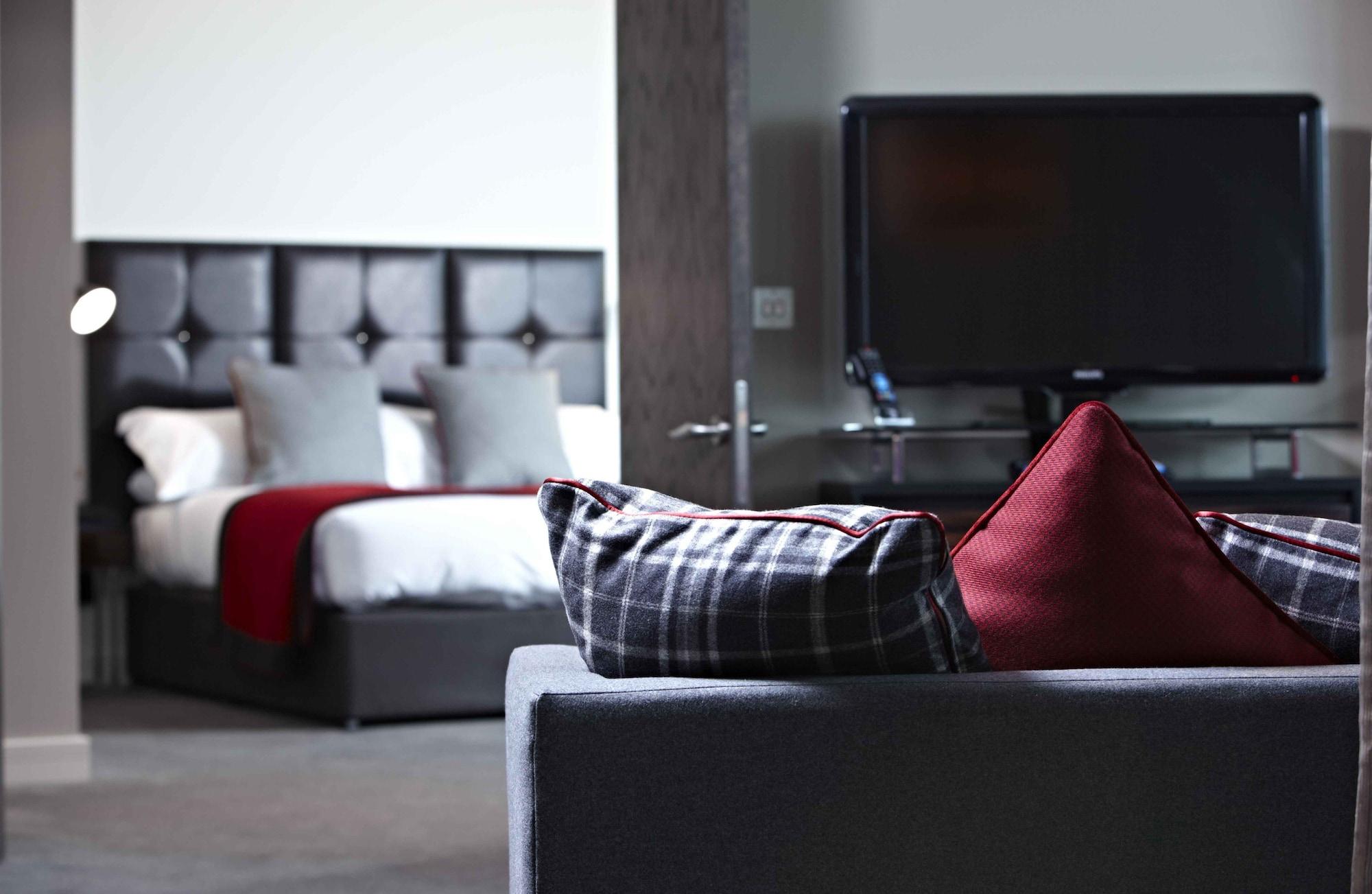 Brooklands Hotel & Spa Вейбридж Экстерьер фото