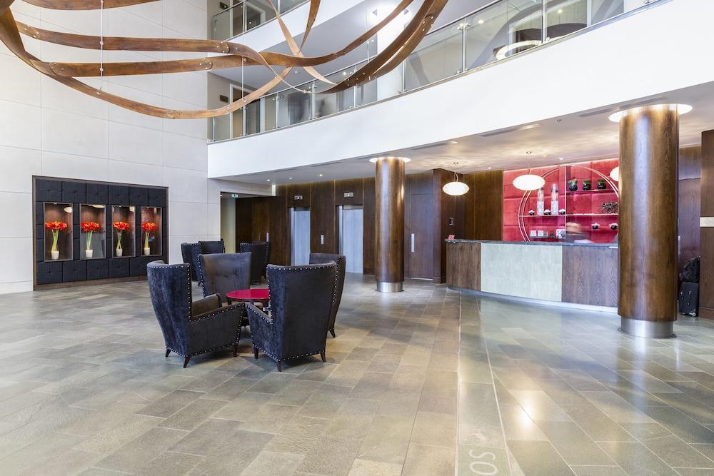 Brooklands Hotel & Spa Вейбридж Экстерьер фото